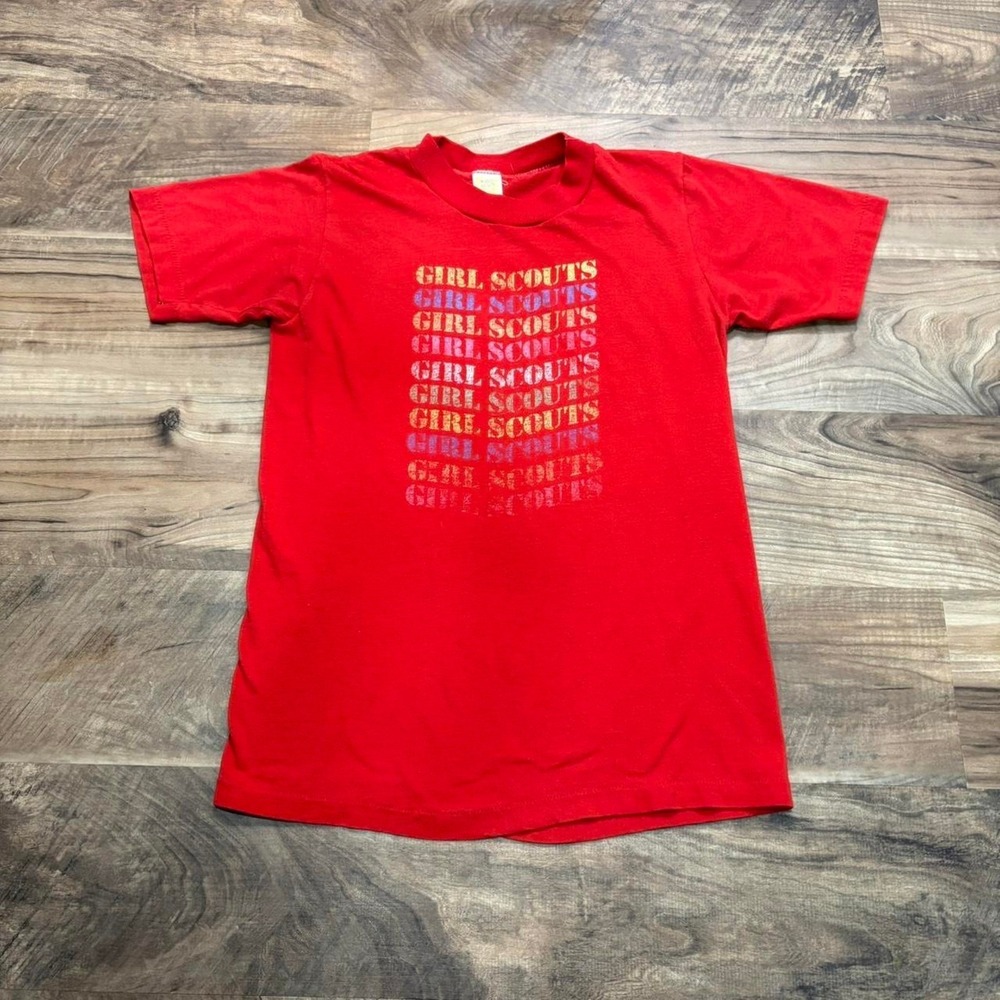 True Vintage Girl Scouts 70s 80sTee Red Repeating Logo Graphic